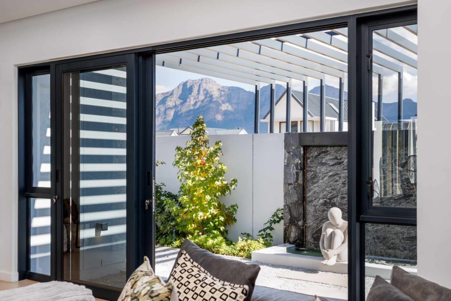 To Let 5 Bedroom Property for Rent in Val De Vie Estate Western Cape